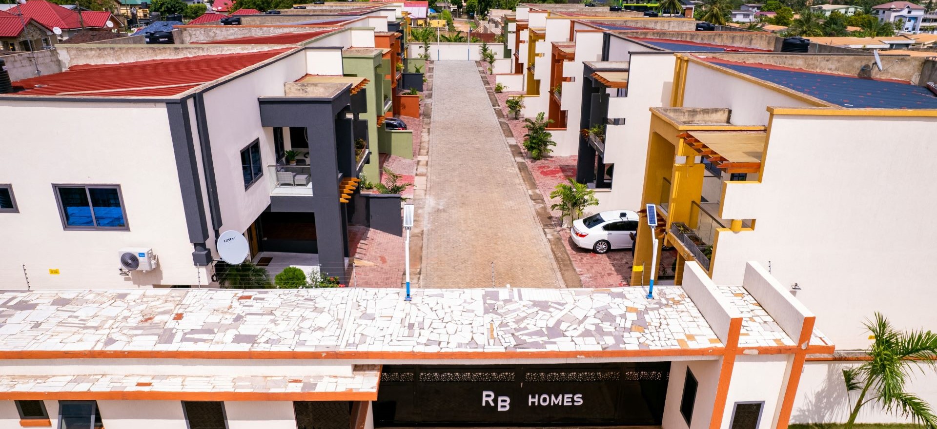<small>Selling</small>4 Bedroom Town Houses